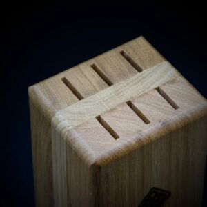 Bloc "cube" en chêne pour 6 couteaux de table